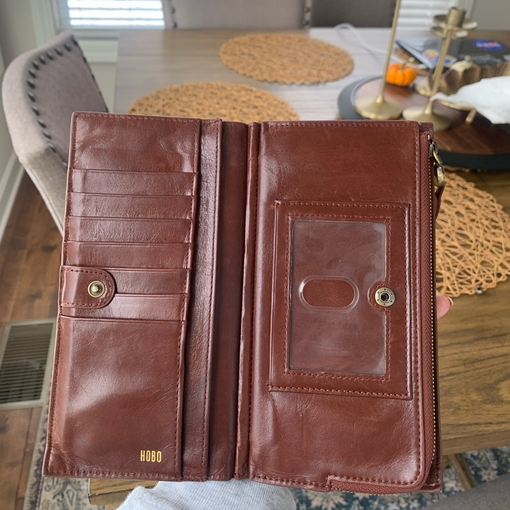 HOBO Evolve Convertible Wristlet
